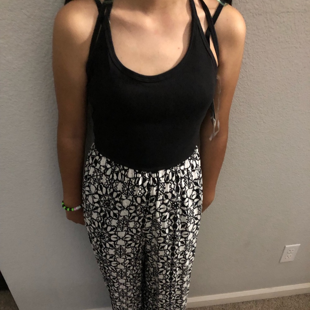 Jumpsuits - Picture 2 of 4